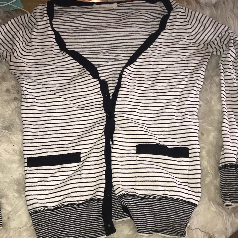 Black and white cardigan ❤️